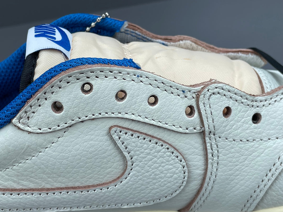 JORDAN 1 LOW OG x TRAVIS SCOTT FRAGMENT