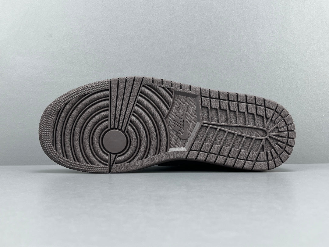 JORDAN 1 RETRO LOW OG SP x TRAVIS SCOTT VELVET BROWN