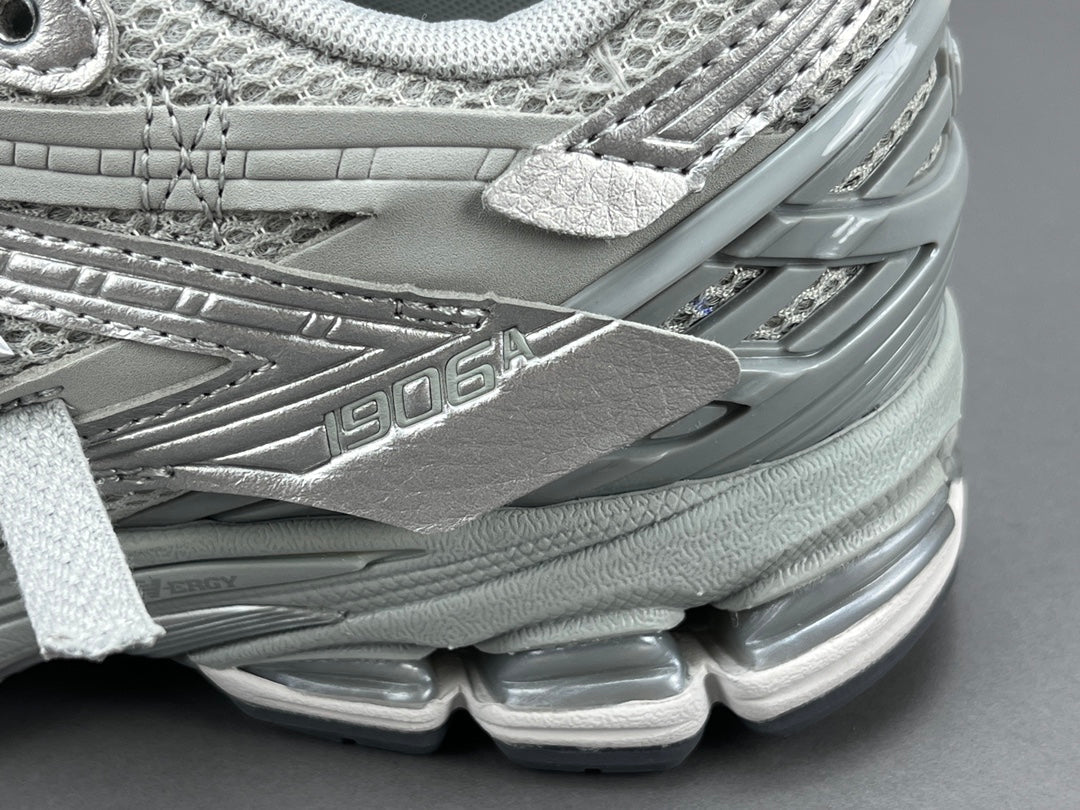 NEW BALANCE 1906A x CONCRETE SILVER