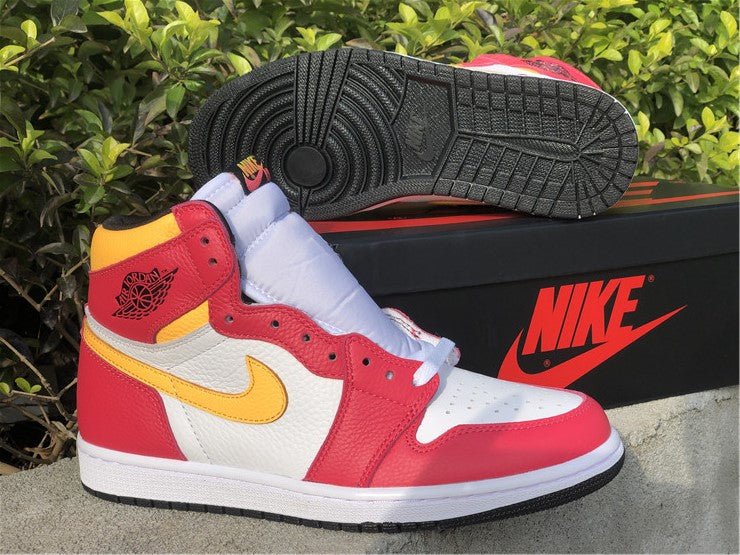 JORDAN 1 RETRO HIGH OG x LIGHT FUSION RED