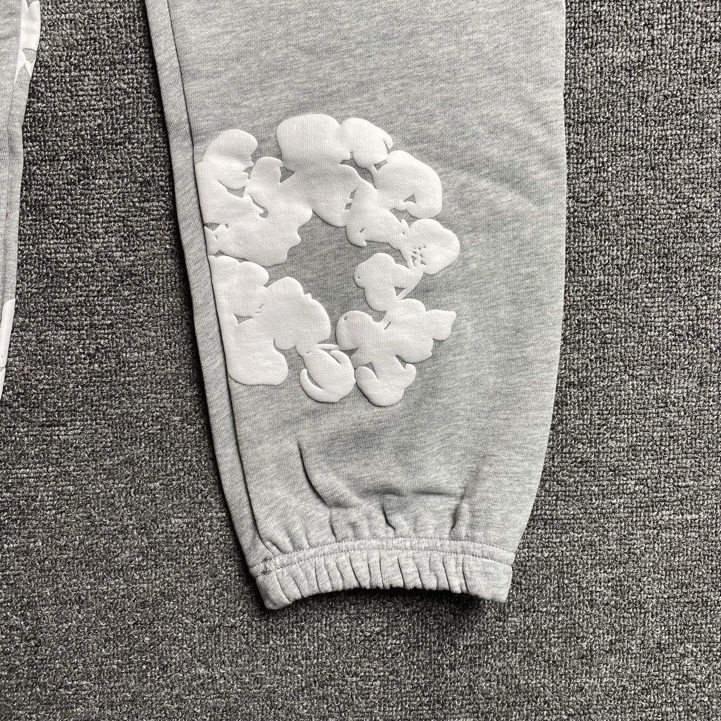 DENIM TEARS COTTON WREATH SWEATPANTS GREY