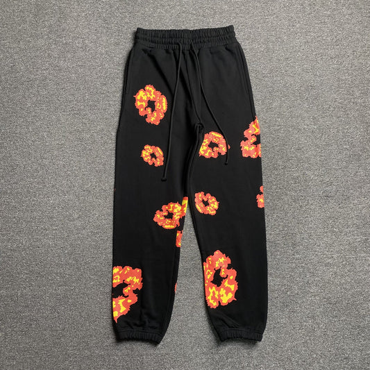 DENIM TEARS x OFFSET WREATH SWEATPANTS BLACK