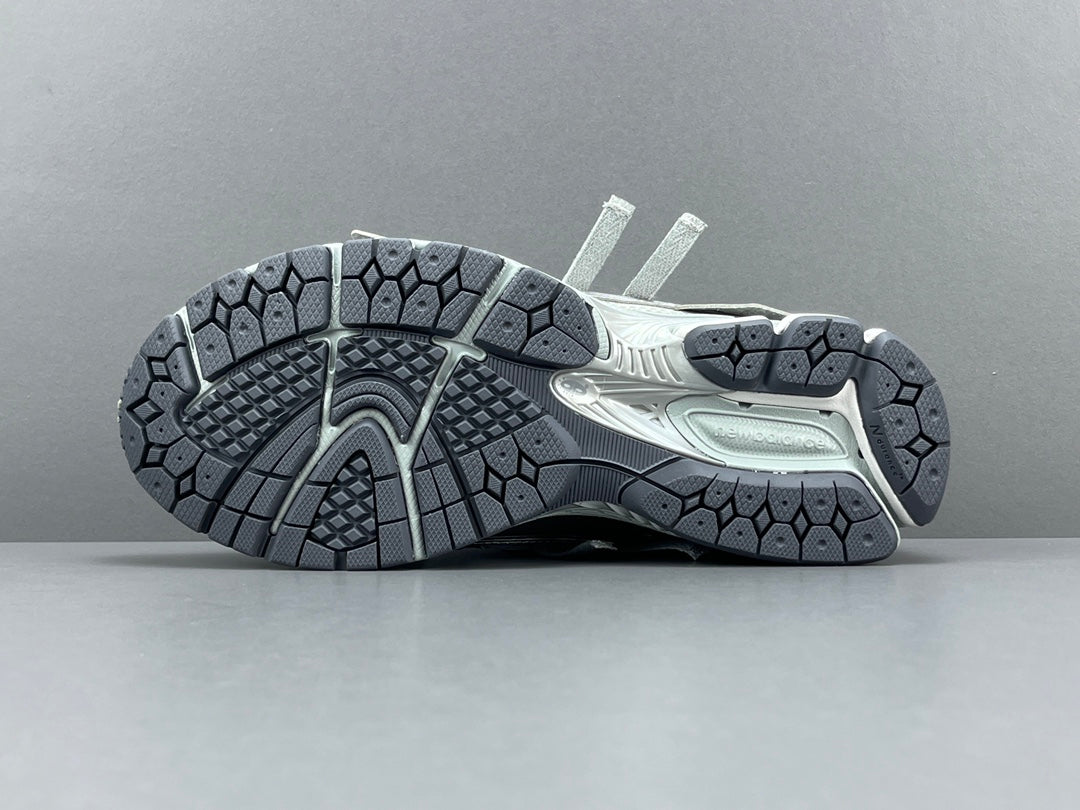 NEW BALANCE 1906A x CONCRETE SILVER