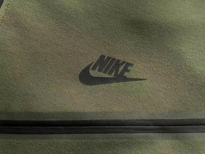 NIKE TECH FLEECE HOODIE x ARMY GREEN