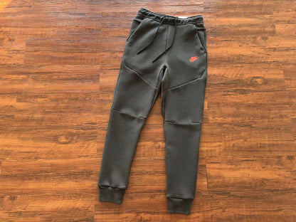 NIKE TECH FLEECE PANTS x BLACK/DARK SMOKE GREY