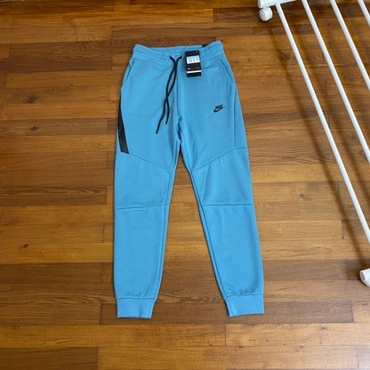 NIKE TECH FLEECE PANTS x LIGHT BLUE